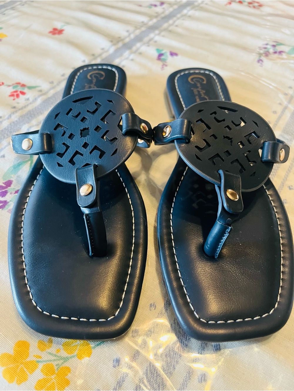 C Comfort est. 1946 sandals size 8.